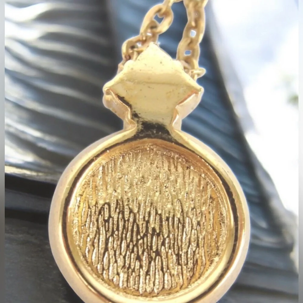 DIOR Signatura Logo Necklace- Germany 🔥 - Picture 4 of 10